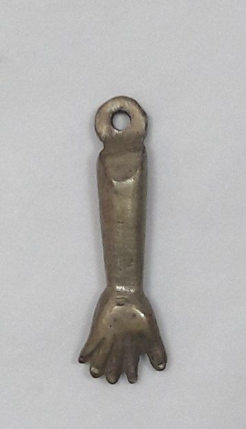 Image representing Ex-voto anatomique (bras et main) - Ex-voto.